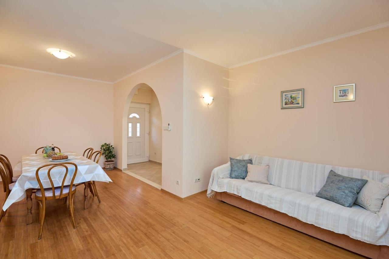 Apartment Marijana มลินี ภายนอก รูปภาพ