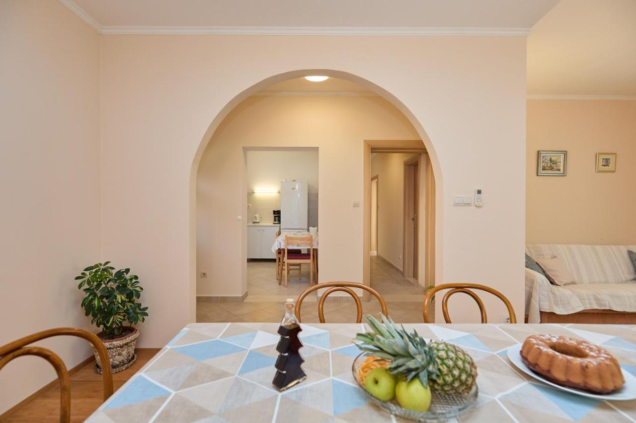 Apartment Marijana มลินี ภายนอก รูปภาพ