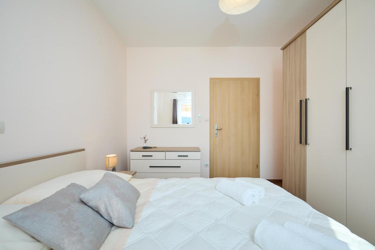 Apartment Marijana มลินี ภายนอก รูปภาพ