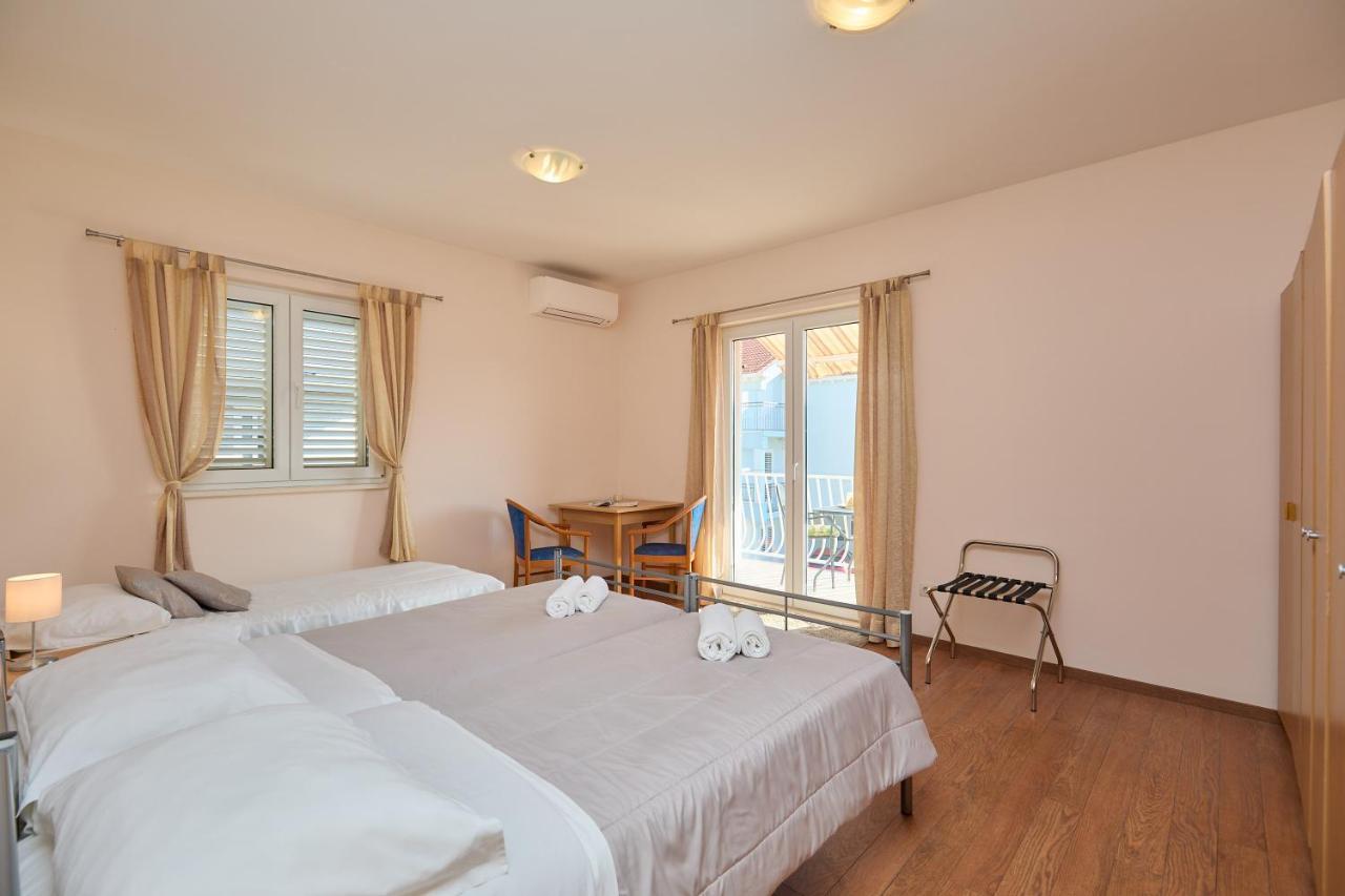Apartment Marijana มลินี ภายนอก รูปภาพ