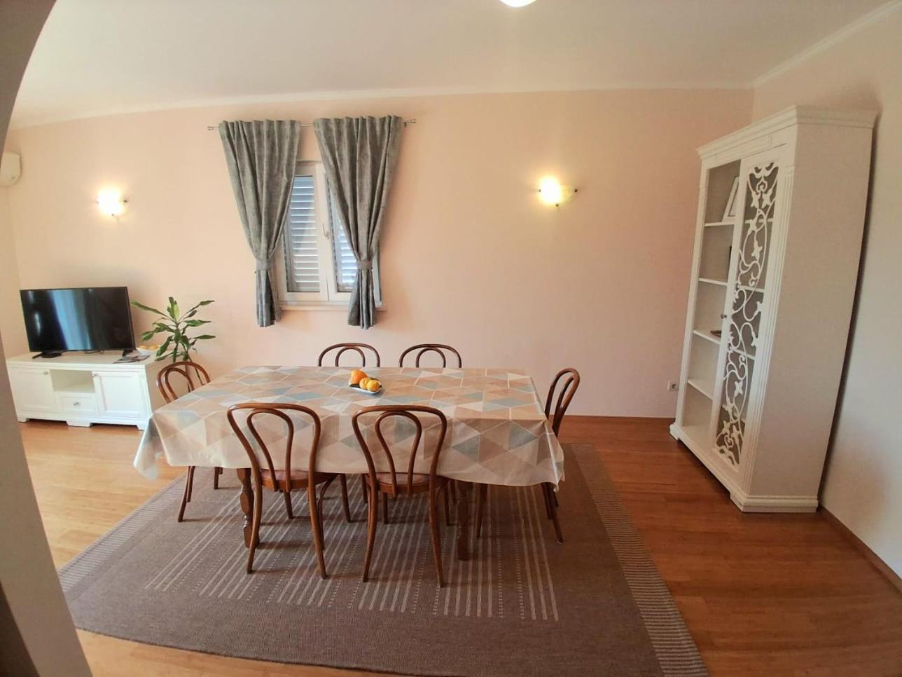 Apartment Marijana มลินี ภายนอก รูปภาพ